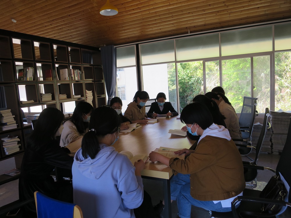 綠春縣人民檢察院開展三八婦女節(jié)系列活動(dòng)
